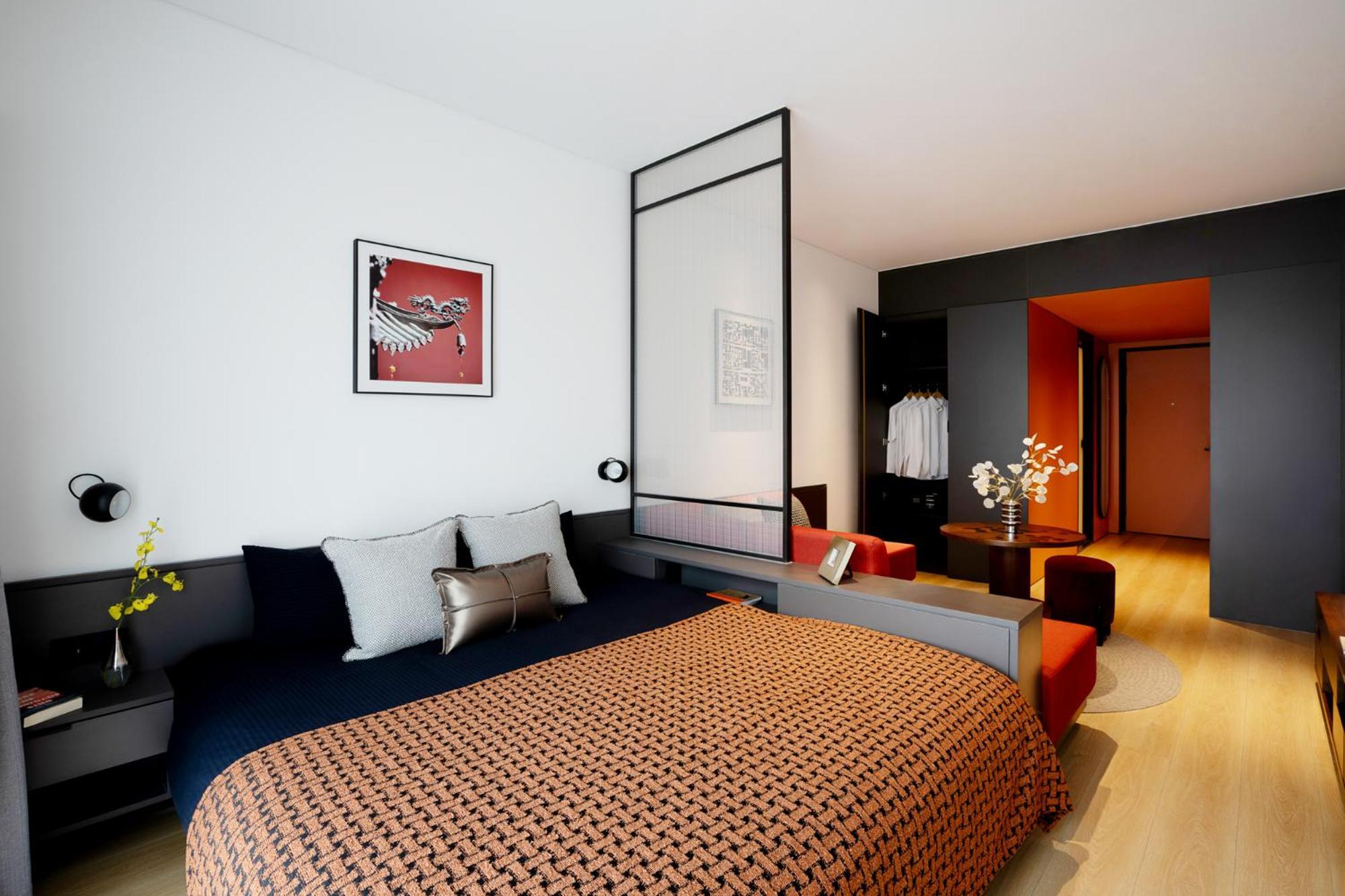 Base-Beijing Wangfujing Serviced Apartment- In Hutong &Bike Rental &Close To Forbidden City, Tian'Anmen Square &Subway Nearby &Free Coffee &Washing Machine,Kitchen &Restaurant Discount &English Speaking &High Speed Free Wifi Exterior foto A room at the hotel