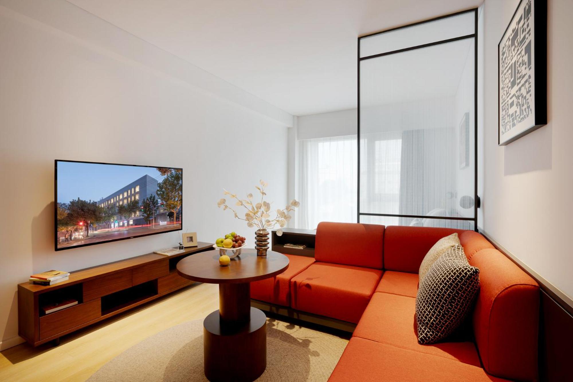 Base-Beijing Wangfujing Serviced Apartment- In Hutong &Bike Rental &Close To Forbidden City, Tian'Anmen Square &Subway Nearby &Free Coffee &Washing Machine,Kitchen &Restaurant Discount &English Speaking &High Speed Free Wifi Exterior foto Living room