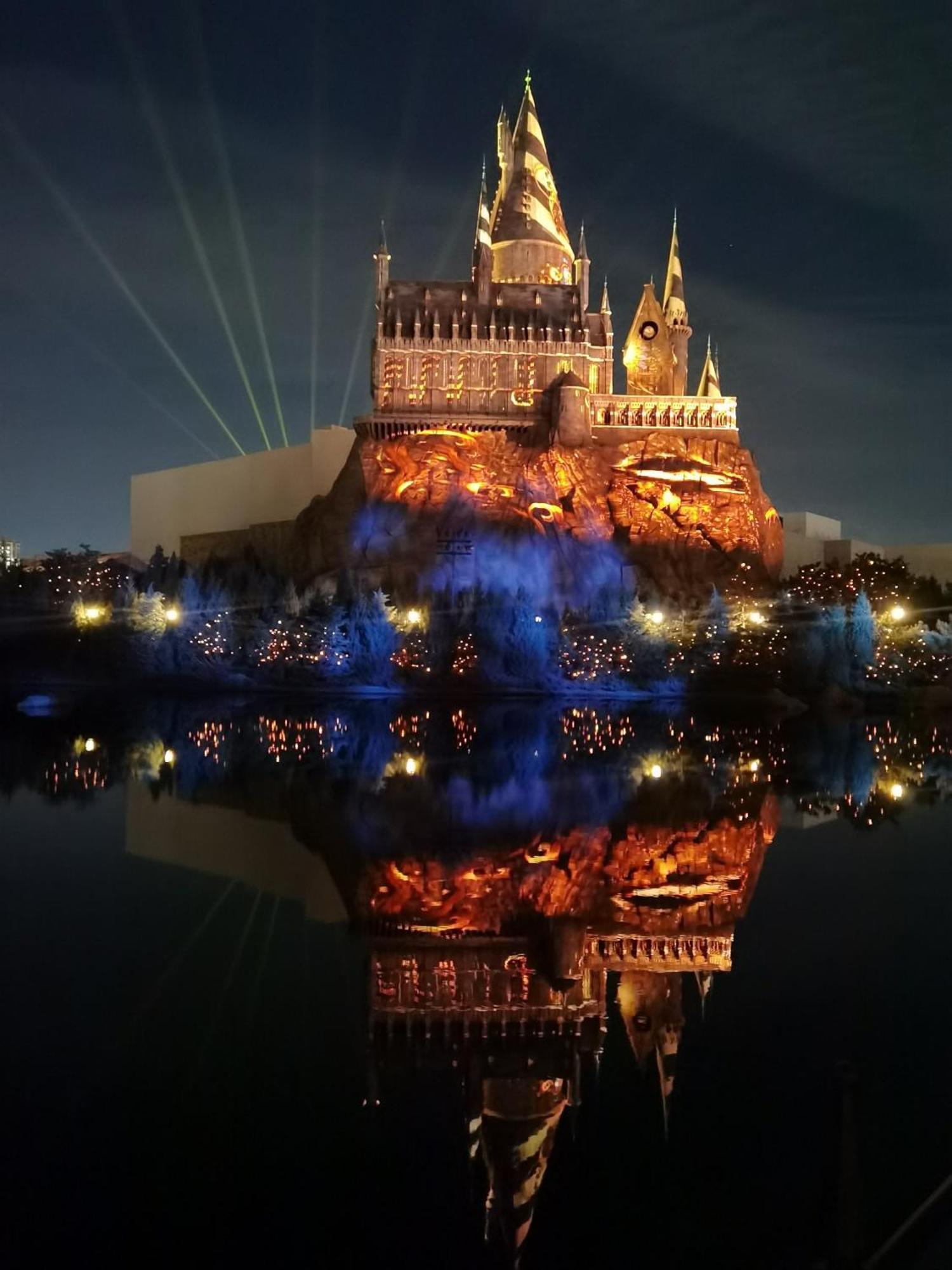 Base-Beijing Wangfujing Serviced Apartment- In Hutong &Bike Rental &Close To Forbidden City, Tian'Anmen Square &Subway Nearby &Free Coffee &Washing Machine,Kitchen &Restaurant Discount &English Speaking &High Speed Free Wifi Exterior foto The show at Disneyland