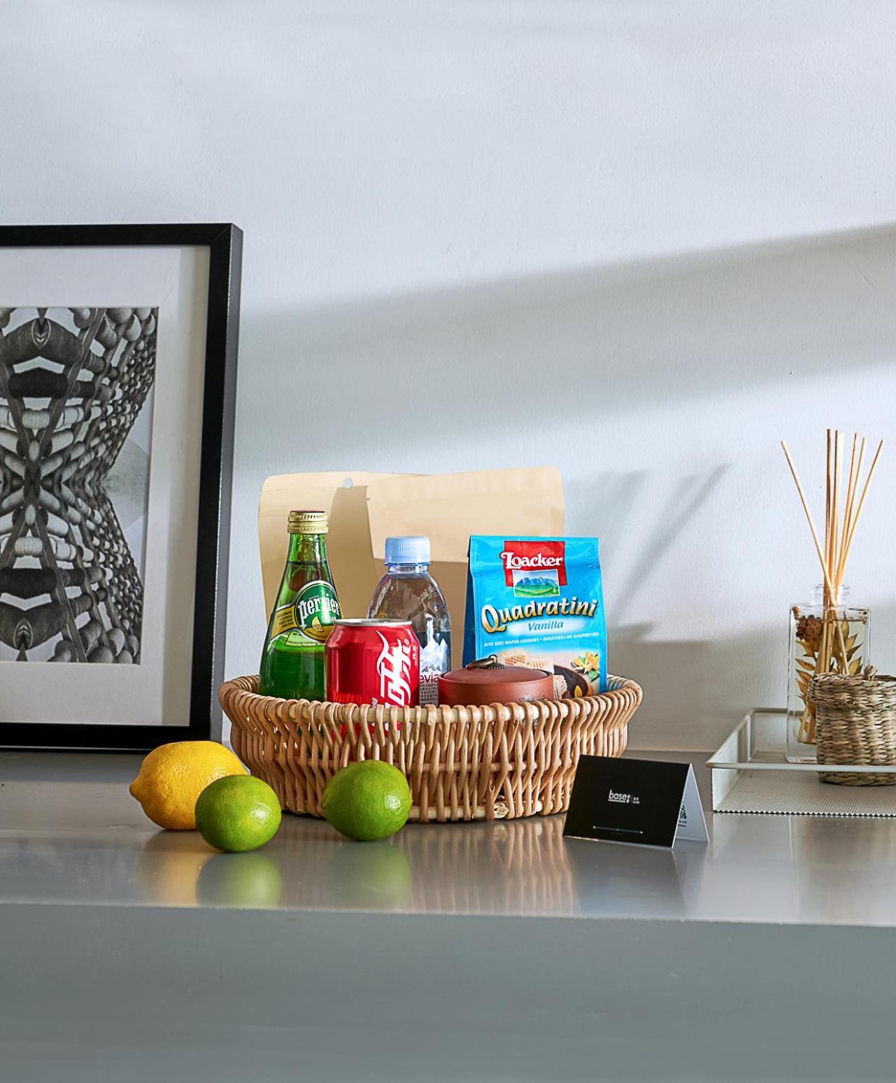 Base-Beijing Wangfujing Serviced Apartment- In Hutong &Bike Rental &Close To Forbidden City, Tian'Anmen Square &Subway Nearby &Free Coffee &Washing Machine,Kitchen &Restaurant Discount &English Speaking &High Speed Free Wifi Exterior foto